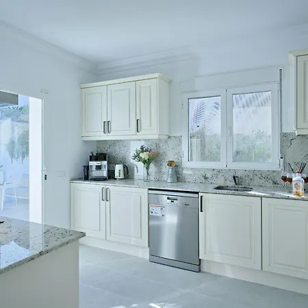 ヴィラ Ewa By Interhome *